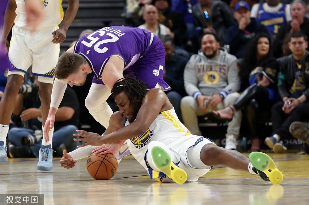 凸显出他在 凸显出他在